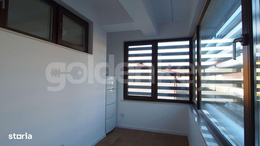 Apartament cu 4 camere, mobilat în Tei