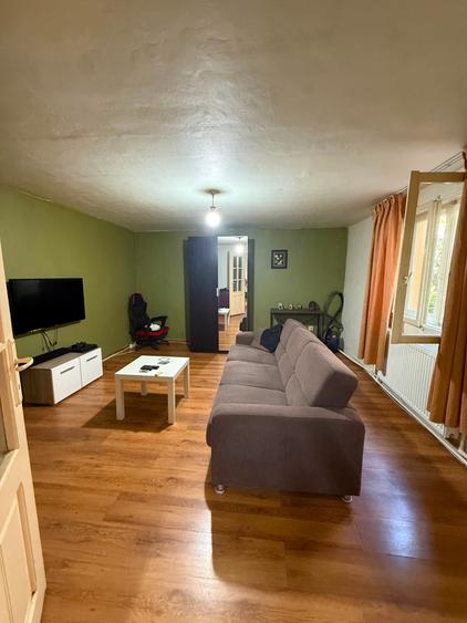 Casă cu 8 camere cu Teren 229 Mp în Pantelimon
