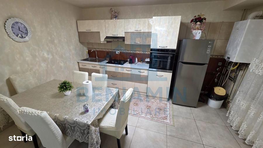 Casă cu 5 camere cu Teren 334 Mp în Central