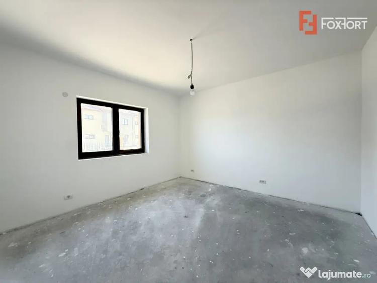 Casă cu 5 camere cu Teren 583 Mp în Săcălaz