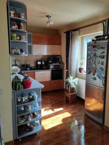 Apartament cu 4 camere decomandat, mobilat în Independenței
