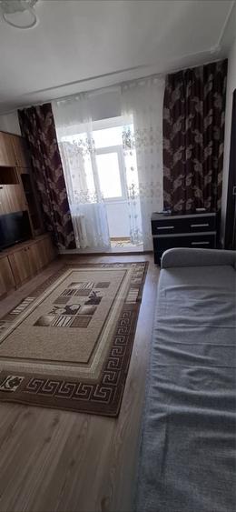 Apartament cu 2 camere decomandat în Podu Roș