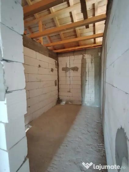 Casă cu 7 camere cu Teren 865 Mp în Bucovăț