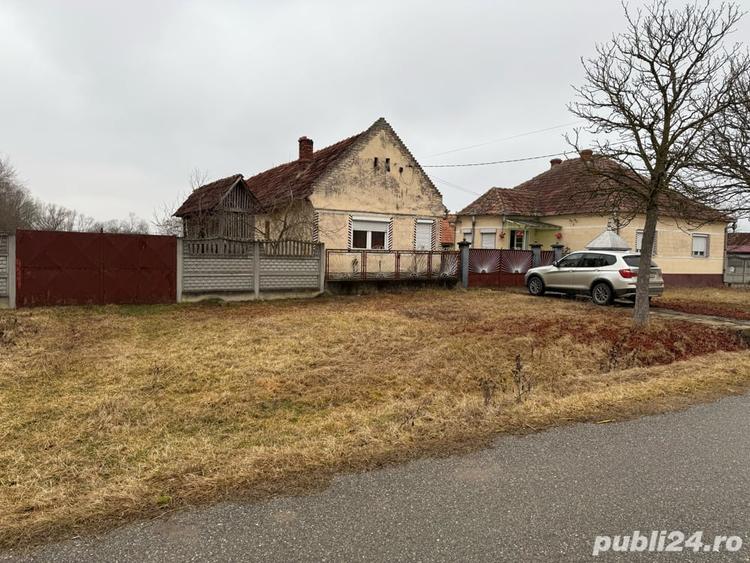 Casă cu 5 camere în Căpălnaș