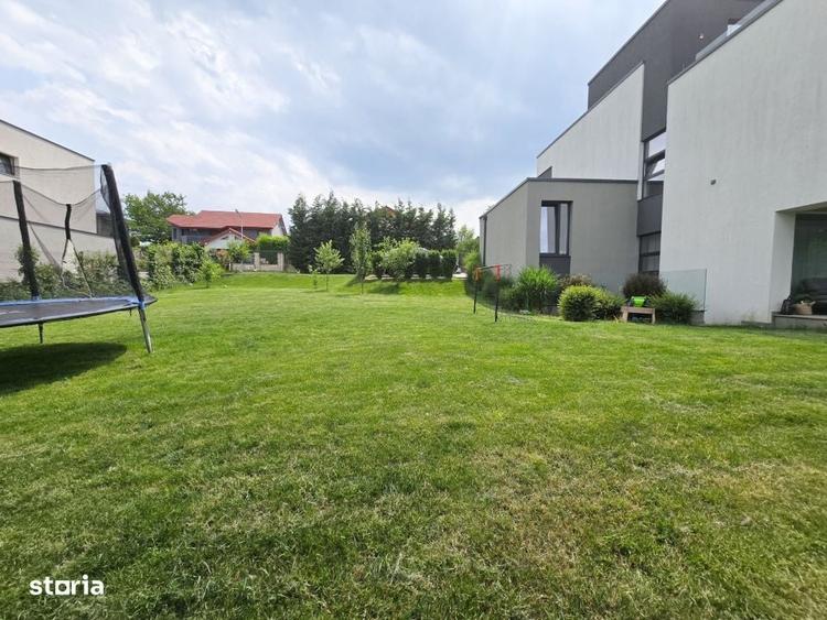 Casă cu 4 camere în Europa