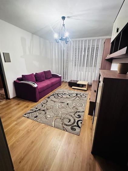 Apartament cu 3 camere decomandat în Boema