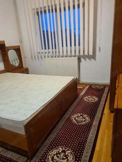 Apartament cu 3 camere decomandat, mobilat în Nicolina