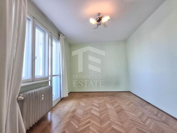 Apartament cu 3 camere semidecomandat, mobilat în Ștefan cel Mare