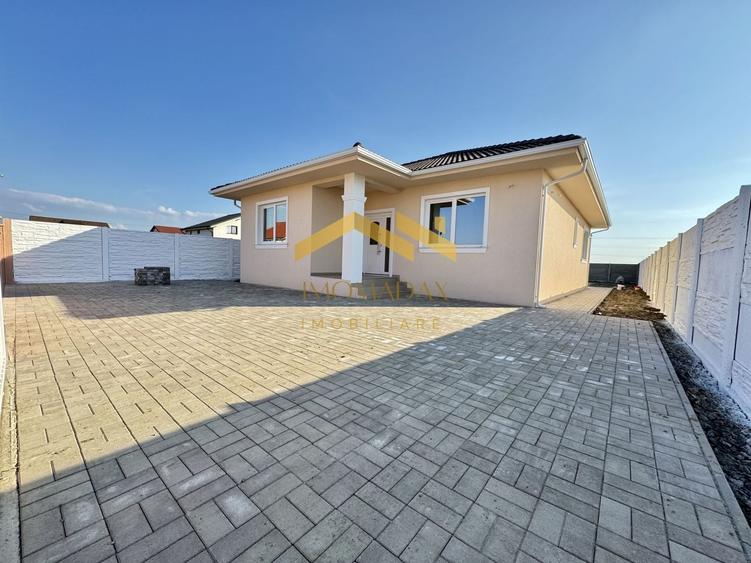 Casă individuală cu 4 camere cu Canalizare în Moșnița Nouă