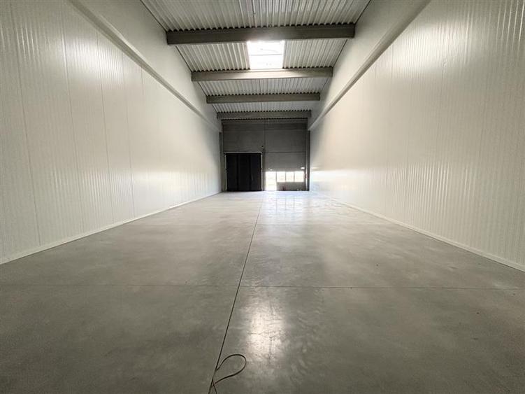 Spațiu industrial, de 255 mp, în Exterior Vest