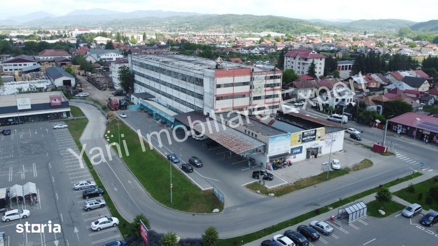 Spațiu comercial, de 9,500 mp, în Curtea de Argeș