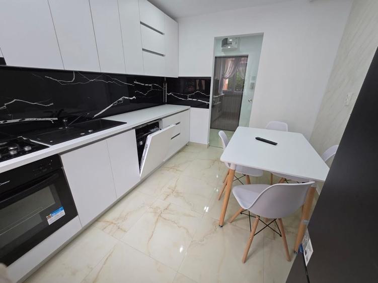 Apartament cu 2 camere decomandat în Mărăței