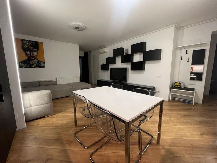 Apartament cu 3 camere decomandat, mobilat în Pipera