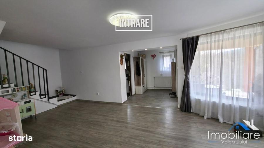 Casă cu 4 camere cu Teren 1711 Mp în Uric