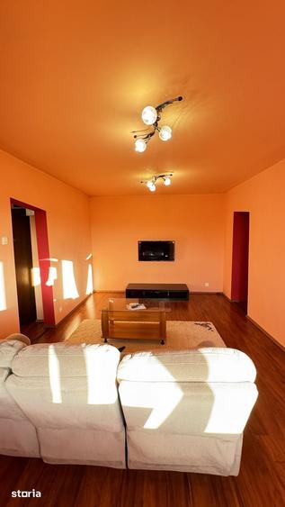Apartament cu 3 camere semidecomandat în Rahova
