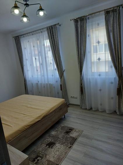 Apartament cu 3 camere decomandat în Florești