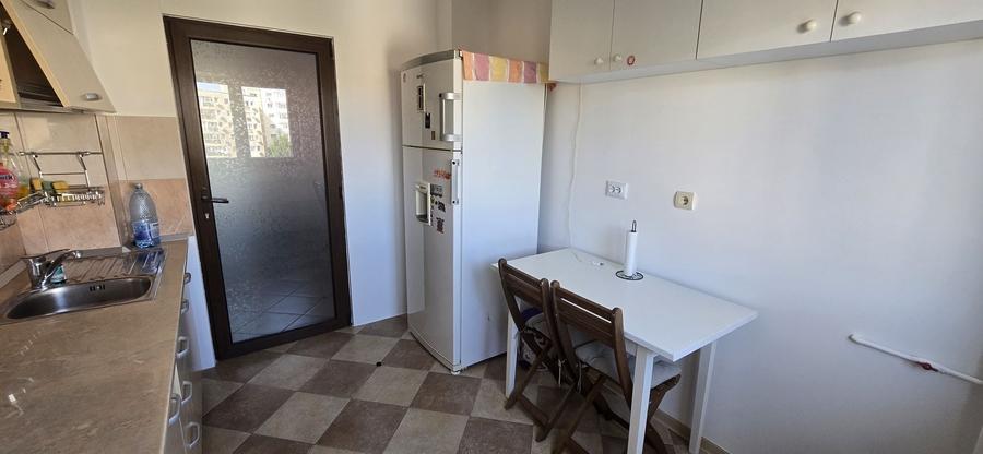 Apartament cu 2 camere semidecomandat în Basarabia