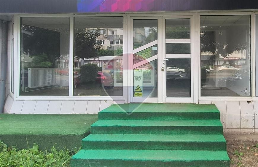 Spațiu comercial, de 60 mp, în Micro 14