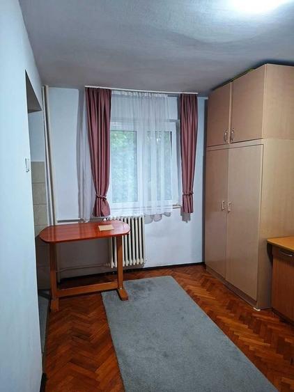 Garsonieră decomandată în Central