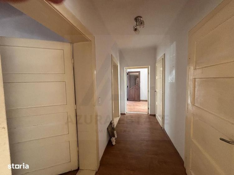 Casă cu 3 camere decomandat în Central