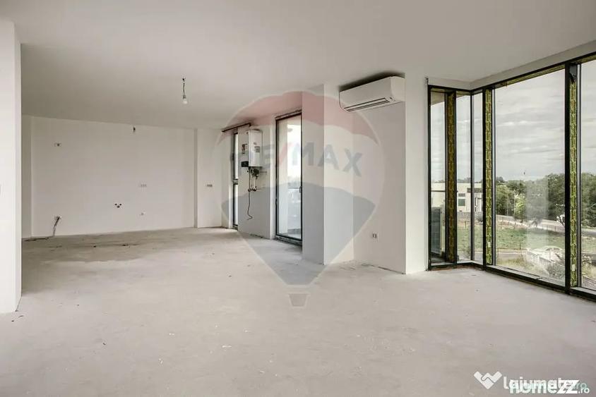 Apartament cu 3 camere semidecomandat în Subcetate