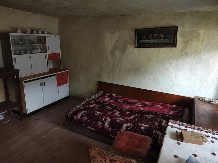 Casă cu 2 camere cu Teren 700 Mp în Părău