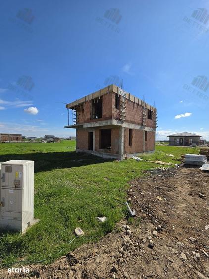 Casă cu 4 camere cu Teren 312 Mp în Vidra