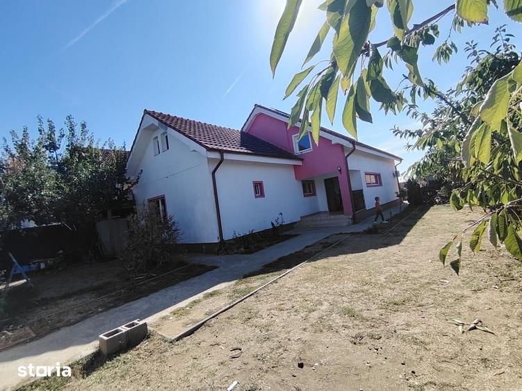 Casă cu 6 camere cu Teren 500 Mp în Șofronea