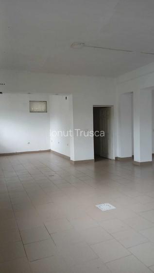 Inchiriez parterul unui spatiu comercial in Novaci, Gorj, in suprafata de aproximativ 150 mp. Relatii la telefon +40764369692 .
