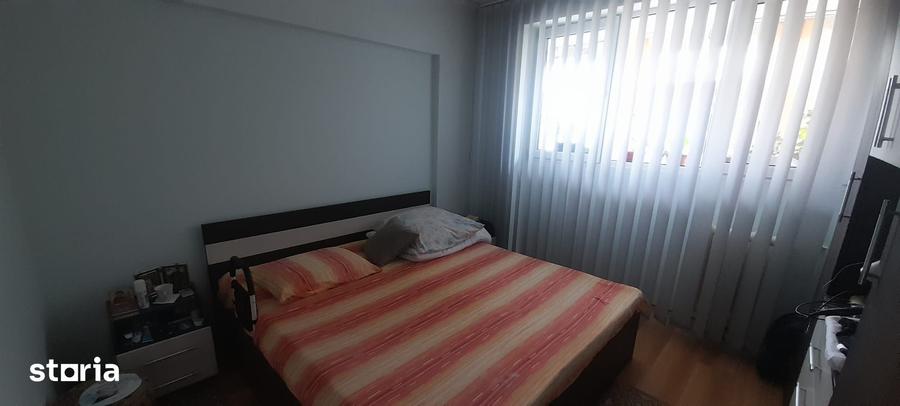 Apartament cu 3 camere decomandat în Drumul Taberei — fotografia 2