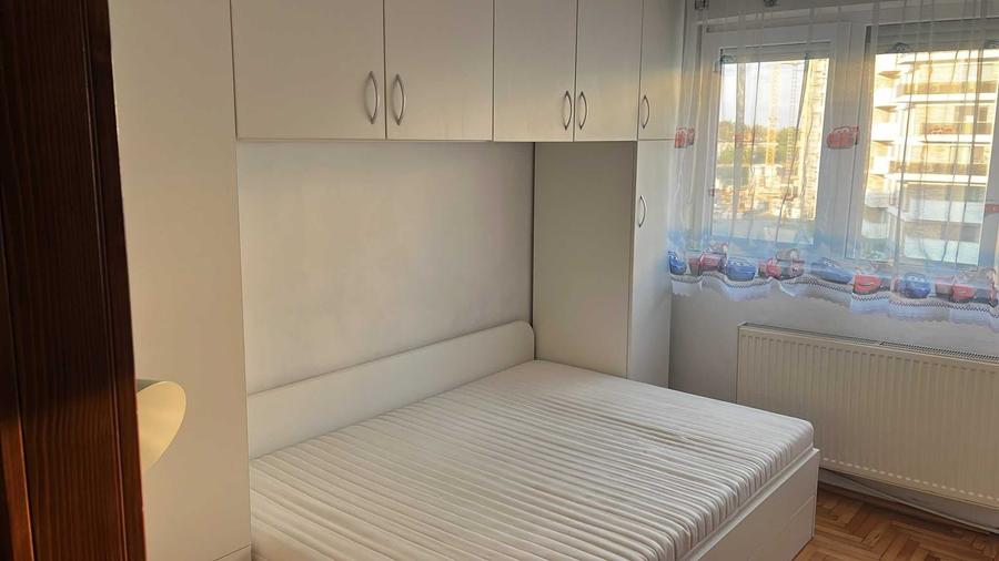 Apartament cu 3 camere decomandat în Sânmartin