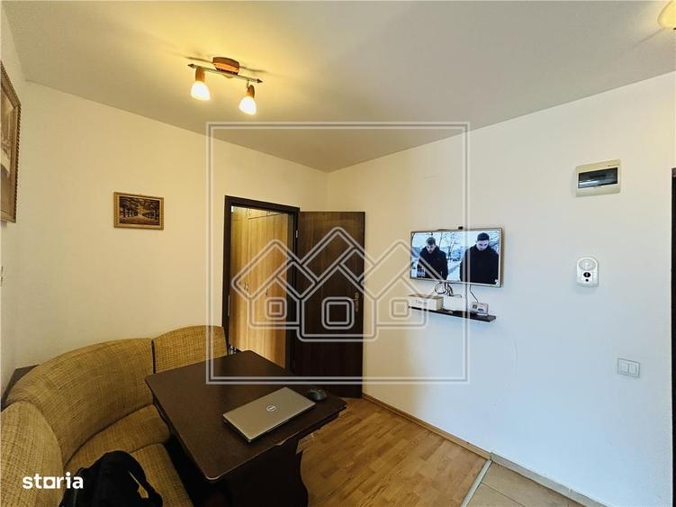 Apartament cu 2 camere decomandat în Turnișor — fotografia 1