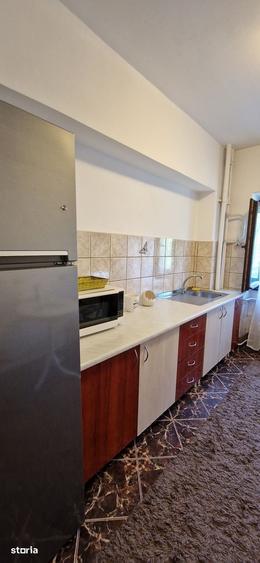 Garsonieră decomandată în Central