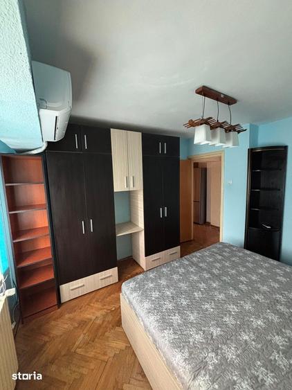 Apartament cu 3 camere, mobilat în Decebal