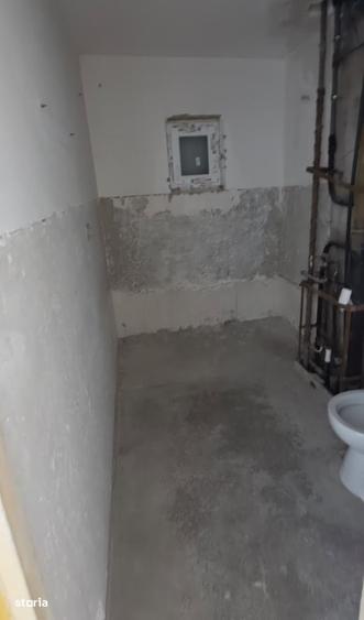 Apartament cu 2 camere semidecomandat în Mioriței