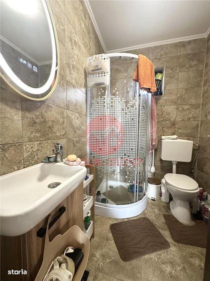 Casă cu 4 camere cu Teren 690 Mp în Corbu