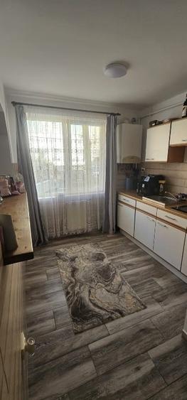 Apartament cu 2 camere semidecomandat, mobilat în Central