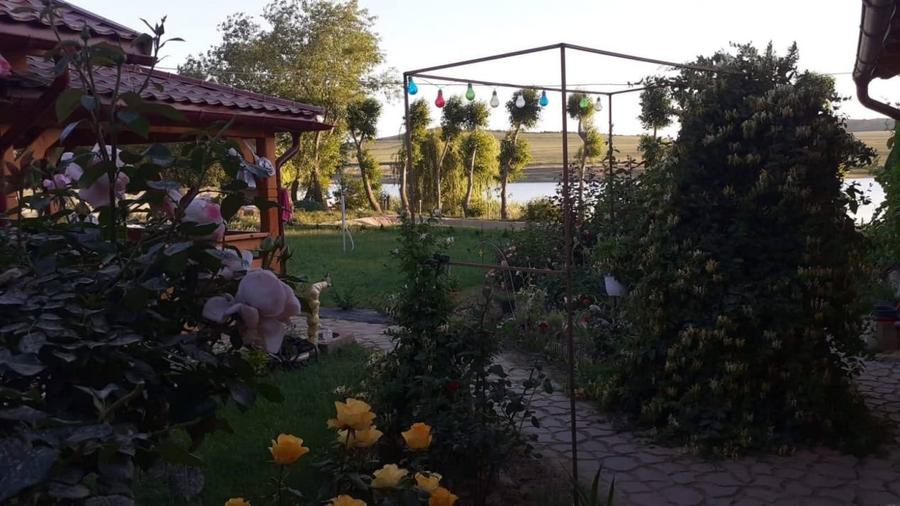 Casă individuală cu 3 camere cu Garaj în Horia