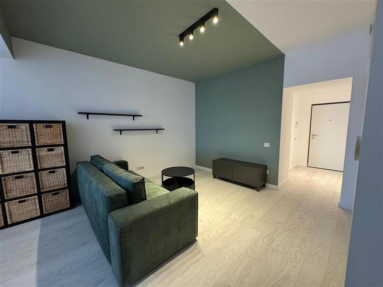 Apartament cu 2 camere semidecomandat, mobilat în Fundeni