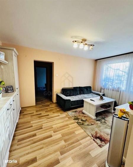 Apartament cu 3 camere în Săsar