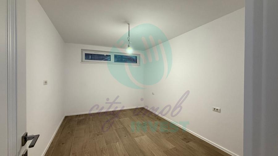 Apartament cu 3 camere semidecomandat în Eminescu