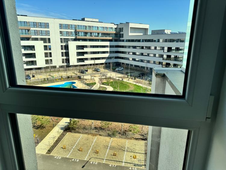 Apartament cu 3 camere semidecomandat în Străulești