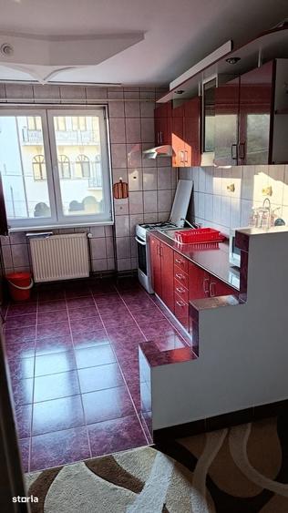 Apartament cu 3 camere decomandat în Moroasa 1