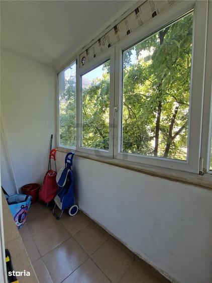 Apartament cu 3 camere decomandat în Colentina
