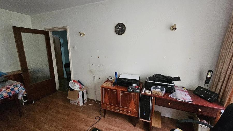 Apartament cu 3 camere decomandat în Alexandriei