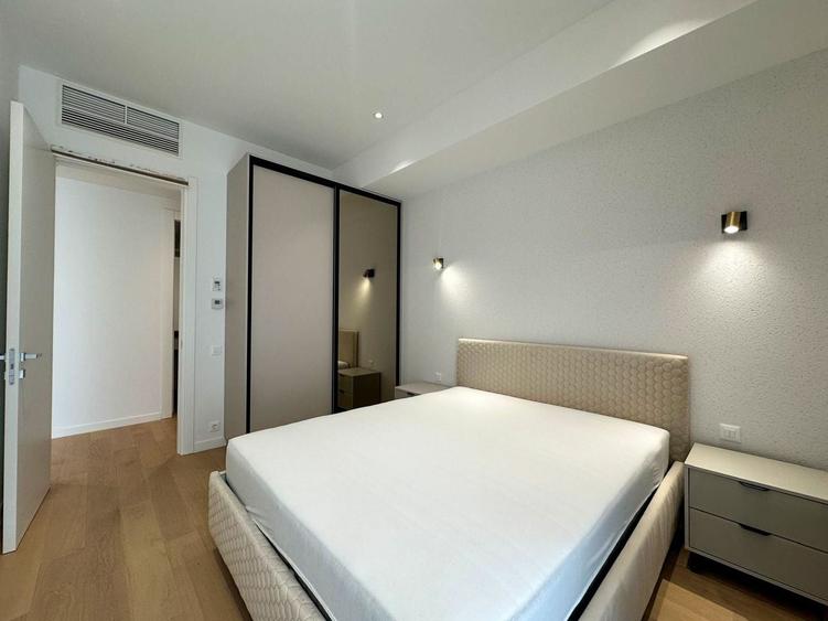 Apartament cu 4 camere decomandat în Barbu Văcărescu