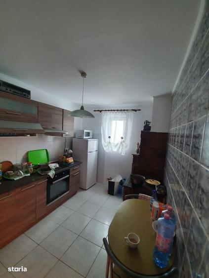Casă cu 4 camere în Vama