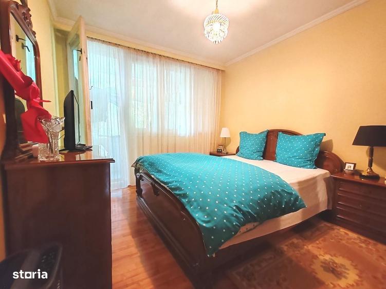 Apartament cu 3 camere semidecomandat în Negru Vodă