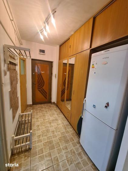 Garsonieră decomandată, mobilată în Tei