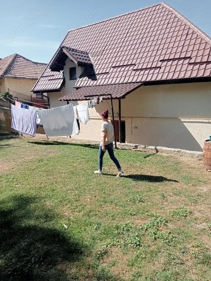 Casă cu 5 camere în Vatra Satului